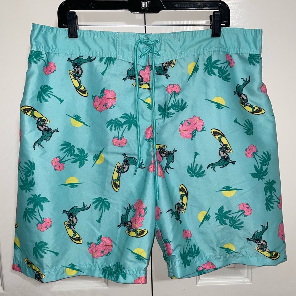 NWOT Surfing Batman Tropical Men’s Swim Trunks, Large